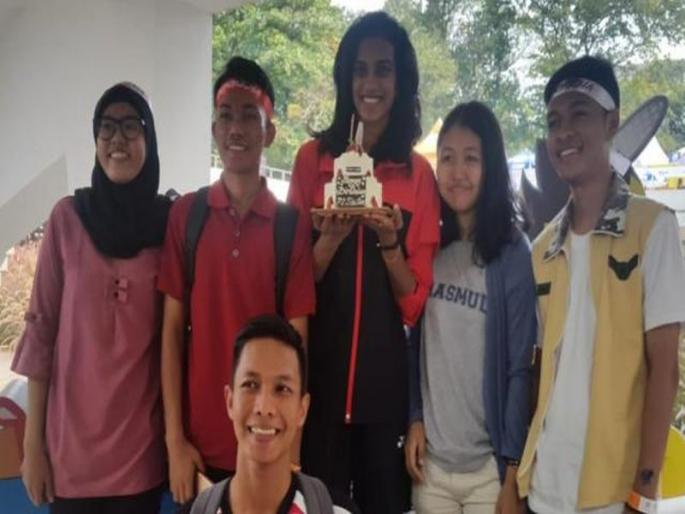 Sindhu celebrates her own birthday like 'this' | सिंधू ' असा ' केला आपला वाढदिवस साजरा Sindhu celebrates her own birthday like 'this' | सिंधू ' असा ' केला आपला वाढदिवस साजरा