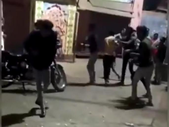 In the name of celebration, friends hit the egg storm on 'Birthday Boy' | Video: आरारारा..! सेलिब्रेशनच्या नावाखाली मित्रांनी केला 'बर्थ डे बॉय'वर अंड्यांचा तुफान मारा In the name of celebration, friends hit the egg storm on 'Birthday Boy' | Video: आरारारा..! सेलिब्रेशनच्या नावाखाली मित्रांनी केला 'बर्थ डे बॉय'वर अंड्यांचा तुफान मारा