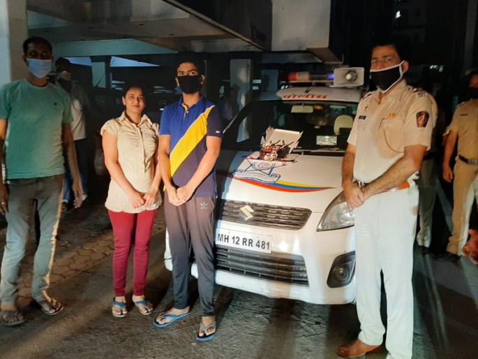 Police celebrated birthday of boy who father stuck in america | वडील अमेरिकेत अडकल्याने पोलिसांनीच साजरा केला मुलाचा वाढदिवस.. Police celebrated birthday of boy who father stuck in america | वडील अमेरिकेत अडकल्याने पोलिसांनीच साजरा केला मुलाचा वाढदिवस..