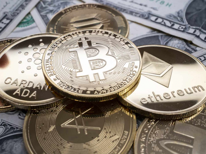 Raid on Mehta's house over Bitcoin; CBI will also investigate the tree felling of the house | बिटकॉइनप्रकरणी मेहताच्या घरी छापे; घराची झाडाझडती, सीबीआयही करणार चौकशी Raid on Mehta's house over Bitcoin; CBI will also investigate the tree felling of the house | बिटकॉइनप्रकरणी मेहताच्या घरी छापे; घराची झाडाझडती, सीबीआयही करणार चौकशी