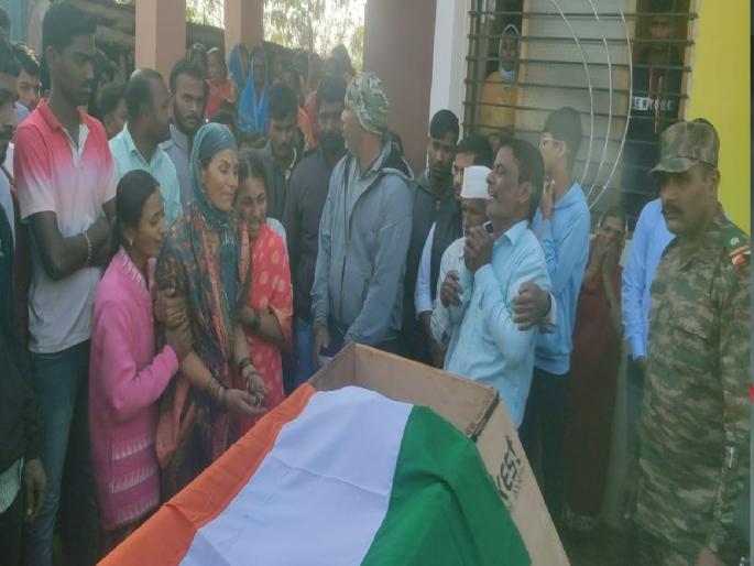 Sudden death of jawan Tejas More from Biur Shirala Taluka Sangli District | Sangli: बिऊरच्या जवानाचा राजस्थानमध्ये आकस्मिक मृत्यू, शासकीय इतमामात अंत्यसंस्कार  Sudden death of jawan Tejas More from Biur Shirala Taluka Sangli District | Sangli: बिऊरच्या जवानाचा राजस्थानमध्ये आकस्मिक मृत्यू, शासकीय इतमामात अंत्यसंस्कार