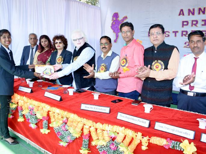 Award distribution in Biyani Public School at Bhusaval | भुसावळ येथे बियाणी पब्लिक स्कूलमध्ये पारितोषिक वितरण Award distribution in Biyani Public School at Bhusaval | भुसावळ येथे बियाणी पब्लिक स्कूलमध्ये पारितोषिक वितरण