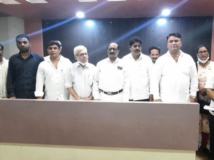 congress leaders will give resignations because of Prafulla Patil was given the post of district president Palghar | काँग्रेस-भाजपा-काँग्रेस! प्रफुल्ल पाटलांना जिल्हाध्यक्षपद दिल्याने 300 हून अधिक पदाधिकारी राजीनाम्याच्या तयारीत congress leaders will give resignations because of Prafulla Patil was given the post of district president Palghar | काँग्रेस-भाजपा-काँग्रेस! प्रफुल्ल पाटलांना जिल्हाध्यक्षपद दिल्याने 300 हून अधिक पदाधिकारी राजीनाम्याच्या तयारीत