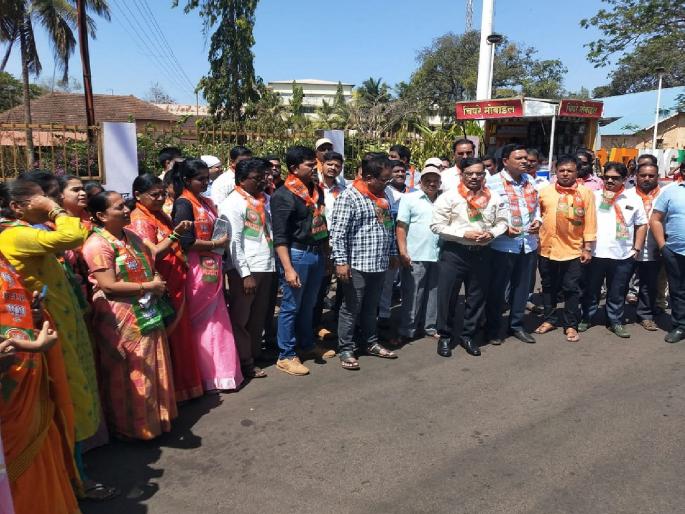 BJP protests against Rahul Gandhi in Ratnagiri | राहुल गांधी यांच्याविरोधात रत्नागिरीत भाजपाची निदर्शने BJP protests against Rahul Gandhi in Ratnagiri | राहुल गांधी यांच्याविरोधात रत्नागिरीत भाजपाची निदर्शने