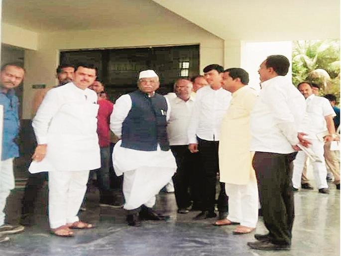 Do not be united; Vigorous demand of BJP aspirants | युती नकोच; भाजपच्या इच्छुकांची जोरदार मागणी Do not be united; Vigorous demand of BJP aspirants | युती नकोच; भाजपच्या इच्छुकांची जोरदार मागणी