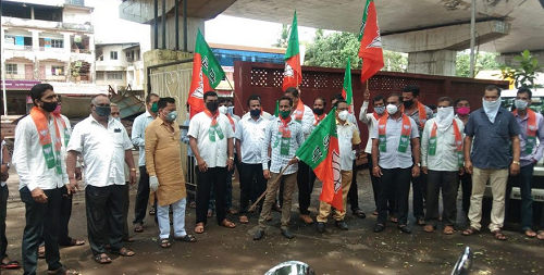 BJP protests against government in Kankavali! | कणकवलीत भाजपाकडून शासनाचा निषेध ! BJP protests against government in Kankavali! | कणकवलीत भाजपाकडून शासनाचा निषेध !