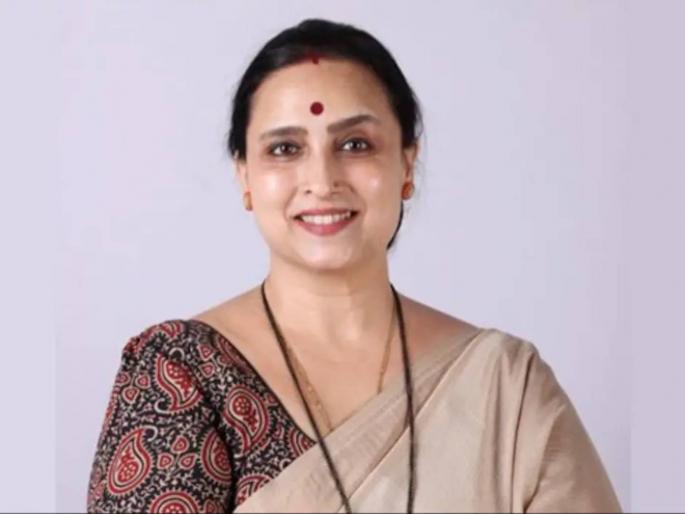 bjp leader Chitra Wagh alleged that the Thackeray group used the porn star to make an advertisement for election campaign | ‘पॉर्न स्टार, सेक्स स्कँडल’वरून उद्धवसेना-भाजपमध्ये संघर्ष; उद्धवसेनेच्या जाहिरातीत पॉर्न स्टार bjp leader Chitra Wagh alleged that the Thackeray group used the porn star to make an advertisement for election campaign | ‘पॉर्न स्टार, सेक्स स्कँडल’वरून उद्धवसेना-भाजपमध्ये संघर्ष; उद्धवसेनेच्या जाहिरातीत पॉर्न स्टार