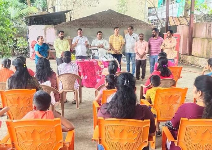 response of students to the environment supplemental ganesh idol workshop by bjp | भाजपतर्फे पर्यावरण पूरक गणेश मूर्ती कार्यशाळेला विद्यार्थ्यांचा उदंड प्रतिसाद