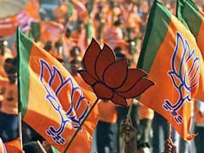 The race for the post of BJP's Chhatrapati Sambhajinagar city president has begun; Aspirants throng Bhagwat Karad's house | भाजपच्या छत्रपती संभाजीनगर शहराध्यक्षपदासाठी रस्सीखेच सुरू; इच्छुकांची कराडांच्या घरी गर्दी The race for the post of BJP's Chhatrapati Sambhajinagar city president has begun; Aspirants throng Bhagwat Karad's house | भाजपच्या छत्रपती संभाजीनगर शहराध्यक्षपदासाठी रस्सीखेच सुरू; इच्छुकांची कराडांच्या घरी गर्दी