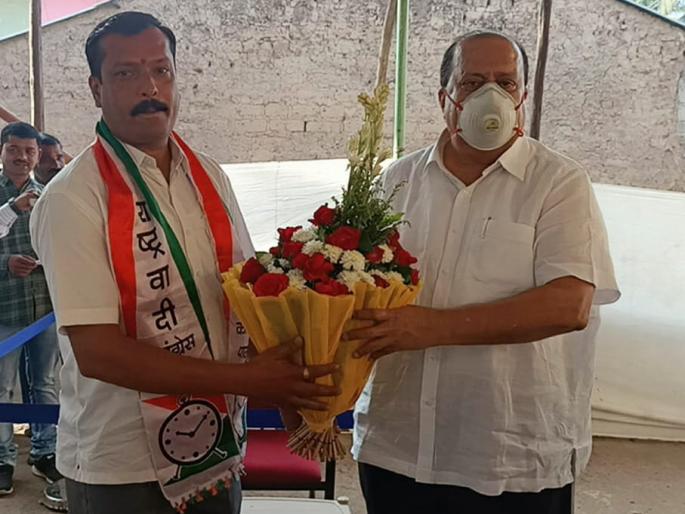 BJP corporator Kurade in NCP ..! | भाजपचे नगरसेवक कुराडे राष्ट्रवादीत.., गडहिंग्लजमध्ये पाटी पुन्हा कोरी