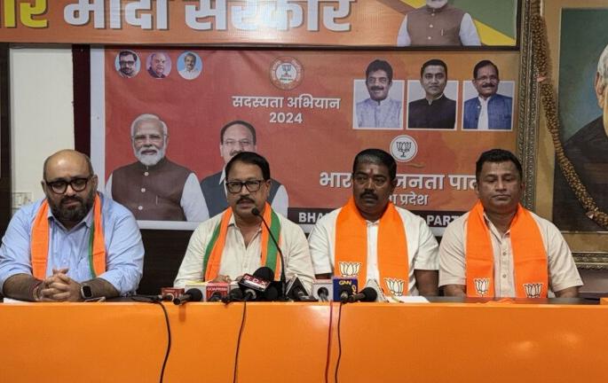 give evidence the accused said bjp to the opposition | पुरावे द्या, मगच आरोप करा; भाजपने विरोधकांना सुनावले, कारवाईचा दिला इशारा give evidence the accused said bjp to the opposition | पुरावे द्या, मगच आरोप करा; भाजपने विरोधकांना सुनावले, कारवाईचा दिला इशारा