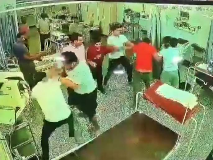 mathura bjp mla brothers beat hospital staff kicked and punched video viral rajesh chaudhary mant | ICU मध्ये प्रवेश न दिल्याने भाजपा आमदाराच्या भावाची दादागिरी; कर्मचाऱ्यांना लाथा-बुक्क्यांनी मारहाण mathura bjp mla brothers beat hospital staff kicked and punched video viral rajesh chaudhary mant | ICU मध्ये प्रवेश न दिल्याने भाजपा आमदाराच्या भावाची दादागिरी; कर्मचाऱ्यांना लाथा-बुक्क्यांनी मारहाण