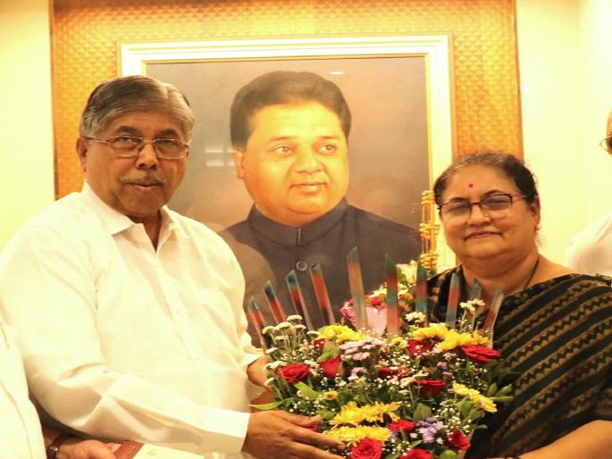 Former Chief Minister Vasantdada Patil granddaughter Jayashreetai Patil will join BJP | Sangli: वसंतदादा पाटील यांच्या नातसून जयश्रीताई पाटील भाजपमध्ये, अजितदादांना शह Former Chief Minister Vasantdada Patil granddaughter Jayashreetai Patil will join BJP | Sangli: वसंतदादा पाटील यांच्या नातसून जयश्रीताई पाटील भाजपमध्ये, अजितदादांना शह