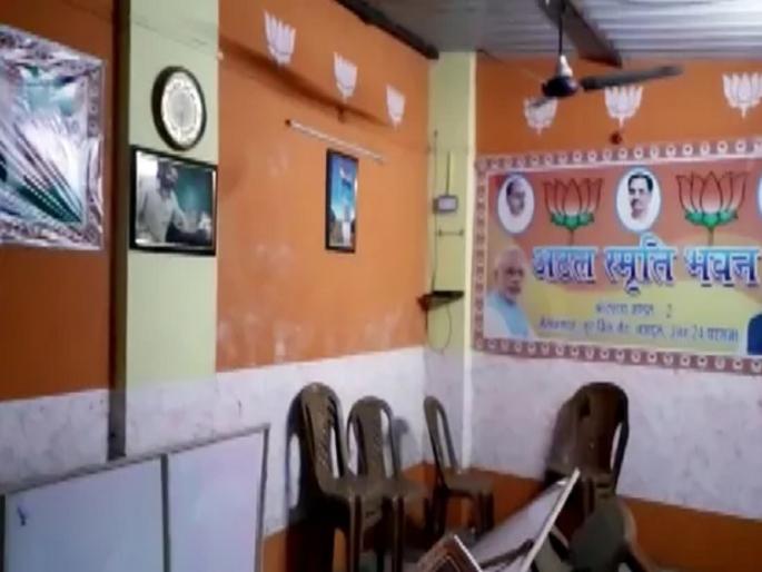 west bengal assembly result bjp mp warning to tmc leaders after violence | पश्चिम बंगाल: हिंसाचारावर भाजप खासदाराचा संताप; म्हणाले, "लक्षात ठेवा तृणमूलच्या खासदारांना, मुख्यमंत्र्यांना..." west bengal assembly result bjp mp warning to tmc leaders after violence | पश्चिम बंगाल: हिंसाचारावर भाजप खासदाराचा संताप; म्हणाले, "लक्षात ठेवा तृणमूलच्या खासदारांना, मुख्यमंत्र्यांना..."
