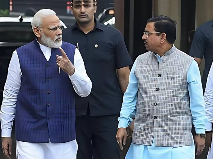 BJP leader and Union Minister Prahlad Joshi has stated that the population has increased due to Congress providing less electricity | Pralhad Joshi: "काँग्रेसनं कमी वीज दिली म्हणूनच लोकसंख्या वाढली", केंद्रीय मंत्री प्रल्हाद जोशींचं विधान BJP leader and Union Minister Prahlad Joshi has stated that the population has increased due to Congress providing less electricity | Pralhad Joshi: "काँग्रेसनं कमी वीज दिली म्हणूनच लोकसंख्या वाढली", केंद्रीय मंत्री प्रल्हाद जोशींचं विधान