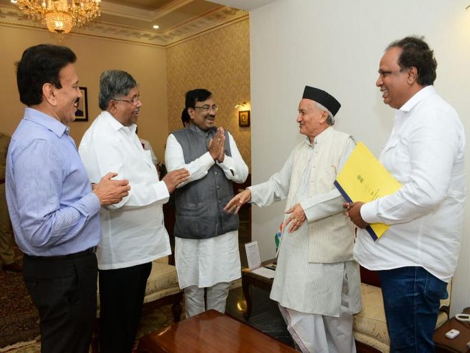 Maharashtra Election 2019 bjp leaders meet governor amid deadlock with shiv sena | महाराष्ट्र निवडणूक 2019: ...म्हणून राज्यपालांची भेट घेतली; चंद्रकांत पाटलांनी सांगितलं कारण Maharashtra Election 2019 bjp leaders meet governor amid deadlock with shiv sena | महाराष्ट्र निवडणूक 2019: ...म्हणून राज्यपालांची भेट घेतली; चंद्रकांत पाटलांनी सांगितलं कारण