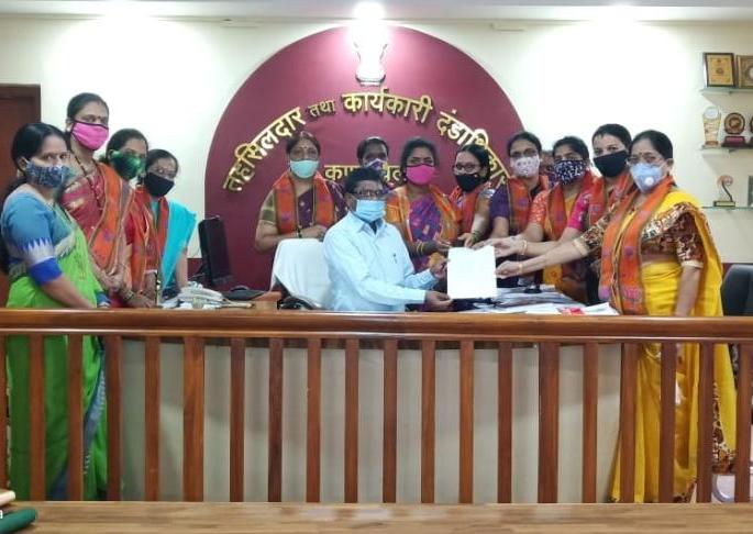 State government insensitive to atrocities against women! | राज्य सरकार महिलांवरील अत्याचाराबाबत असंवेदनशील !