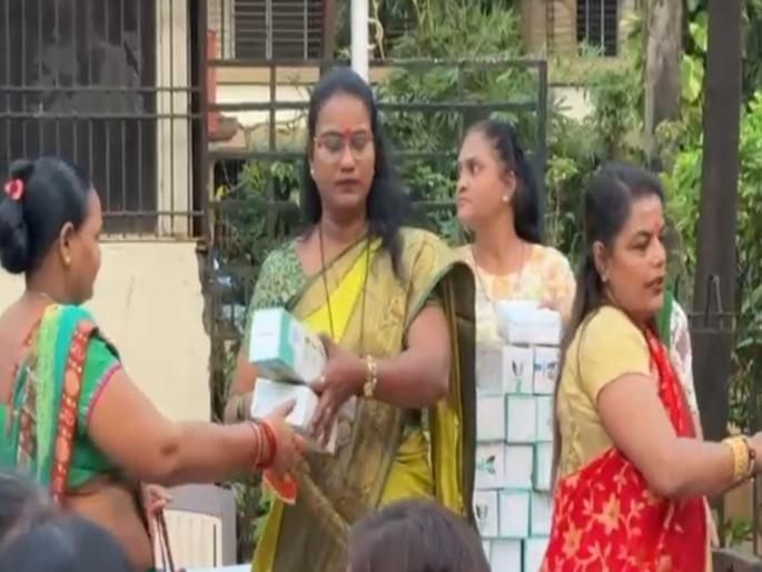 Maharashtra Election 2024 - Breach of code of conduct in Mira road?; Distribution of gifts to women under Haldi Kunku programme | मीरारोडमध्ये आचारसंहितेचा भंग?; हळदी कुंकू कार्यक्रमाआडून महिलांना भेटवस्तू वाटप Maharashtra Election 2024 - Breach of code of conduct in Mira road?; Distribution of gifts to women under Haldi Kunku programme | मीरारोडमध्ये आचारसंहितेचा भंग?; हळदी कुंकू कार्यक्रमाआडून महिलांना भेटवस्तू वाटप