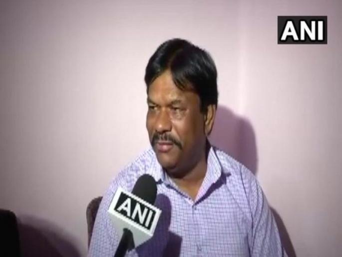 anyone who insults cm and pm will disappear from world says bjp mp manohar untwal | मोदींचा अपमान करणाऱ्याला जगातून गायब करू: भाजप खासदार anyone who insults cm and pm will disappear from world says bjp mp manohar untwal | मोदींचा अपमान करणाऱ्याला जगातून गायब करू: भाजप खासदार