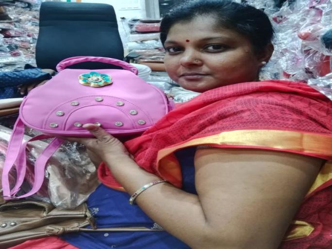 Thirty-four-year-old BJP woman's office beheaded; Dead bodies | धक्कादायक!... इस्त्रीचे चटके आणि विजेचा शॉक देऊन भाजप महिला पदाधिकाऱ्याची निर्घृण हत्या Thirty-four-year-old BJP woman's office beheaded; Dead bodies | धक्कादायक!... इस्त्रीचे चटके आणि विजेचा शॉक देऊन भाजप महिला पदाधिकाऱ्याची निर्घृण हत्या