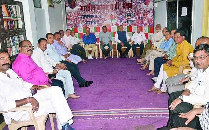 Maharashtra Assembly Election 2019: Adala Day of Result: Dham Dhoom at BJP office in Nagpur | Maharashtra Assembly Election 2019 : निकालाचा आदला दिवस : नागपुरात भाजपाच्या कार्यालयात धामधूम