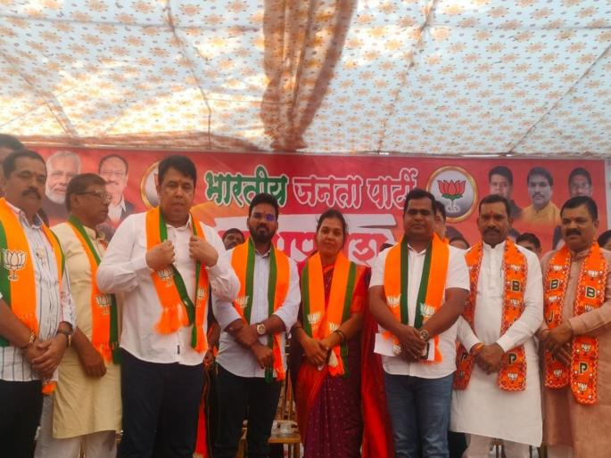 BJP U-turn! Kashinath Chaudhary party entry suspended; Allegations were made in the Palghar sadhu murder case | भाजपाचा यू टर्न! काशिनाथ चौधरींच्या पक्षप्रवेशाला स्थगिती; पालघर साधू हत्याकांडात झाले होते आरोप BJP U-turn! Kashinath Chaudhary party entry suspended; Allegations were made in the Palghar sadhu murder case | भाजपाचा यू टर्न! काशिनाथ चौधरींच्या पक्षप्रवेशाला स्थगिती; पालघर साधू हत्याकांडात झाले होते आरोप