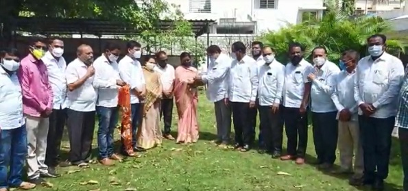 BJP's Bhudargad Panchayat Samiti member in Shiv Sena | चंदृकांत पाटील यांना धक्का, तालुक्यातीलच पंचायत समिती सदस्या शिवसेनेत BJP's Bhudargad Panchayat Samiti member in Shiv Sena | चंदृकांत पाटील यांना धक्का, तालुक्यातीलच पंचायत समिती सदस्या शिवसेनेत