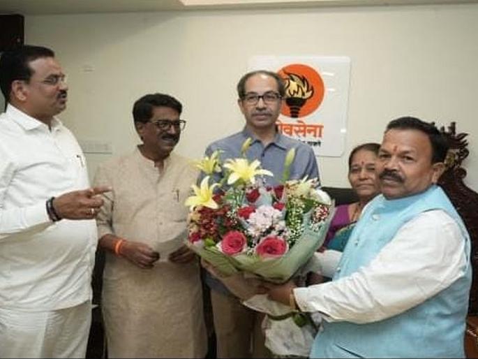 Khindar for BJP in Bhiwandi; district president of BJP's Scheduled Tribe Cell joins Thackeray group | Thane: भिवंडीत भाजपला खिंडार;भाजपच्या अनुसूचित जमाती सेलच्या जिल्हा अध्यक्षांचा ठाकरे गटात प्रवेश Khindar for BJP in Bhiwandi; district president of BJP's Scheduled Tribe Cell joins Thackeray group | Thane: भिवंडीत भाजपला खिंडार;भाजपच्या अनुसूचित जमाती सेलच्या जिल्हा अध्यक्षांचा ठाकरे गटात प्रवेश