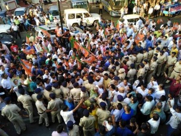 Looking back: In 2018 Goa ... unstable administration and agitation | मागे वळून पाहताना : 2018 मधील गोवा... अस्थिर प्रशासन अन् आंदोलनांचा भडीमार Looking back: In 2018 Goa ... unstable administration and agitation | मागे वळून पाहताना : 2018 मधील गोवा... अस्थिर प्रशासन अन् आंदोलनांचा भडीमार