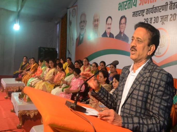 Victory in the parliamentary elections by giving a good response to Pakistan | पाकिस्तानला चोख प्रत्युत्तर दिल्याने लोकसभा निवडणुकीत विजय -गिरीश महाजन Victory in the parliamentary elections by giving a good response to Pakistan | पाकिस्तानला चोख प्रत्युत्तर दिल्याने लोकसभा निवडणुकीत विजय -गिरीश महाजन