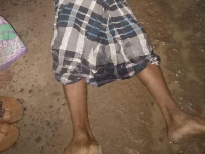 Bomb attack kills BJP worker in west bengal | भाजप कार्यकर्त्याच्या घरावर गावठी बॉम्बने हल्ला करत हत्या Bomb attack kills BJP worker in west bengal | भाजप कार्यकर्त्याच्या घरावर गावठी बॉम्बने हल्ला करत हत्या