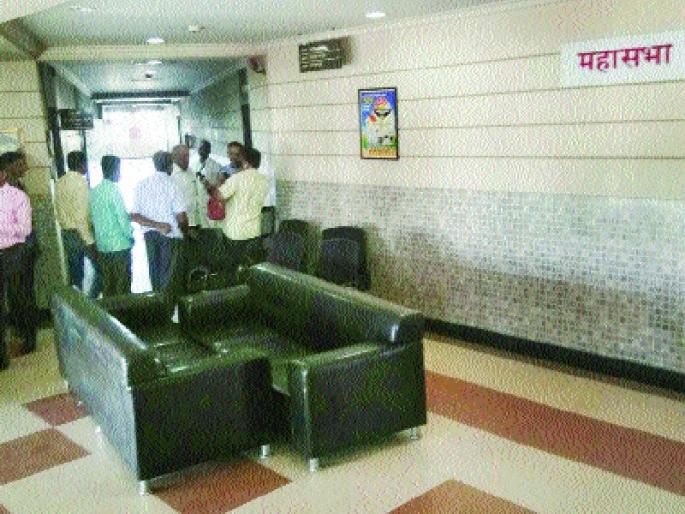  Action on seizure of Bhiwandi Municipality office | भिवंडी पालिका कार्यालयावर न्यायालयाची जप्तीची कारवाई