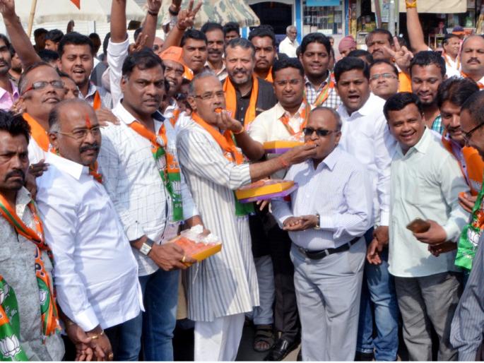 Welcome to the victory of Gujarat and Himachal Pradesh | गुजरात व हिमाचल प्रदेशाच्या विजयाचे नगरमध्ये जल्लोषात स्वागत Welcome to the victory of Gujarat and Himachal Pradesh | गुजरात व हिमाचल प्रदेशाच्या विजयाचे नगरमध्ये जल्लोषात स्वागत