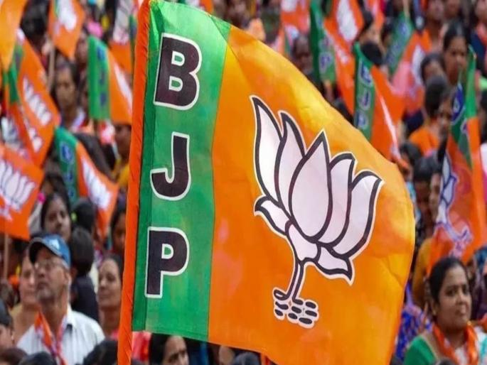 Will the ticket be cut or will the constituency be changed? Legislators fear; Restlessness among BJP aspirants in North Mumbai | तिकीट कापणार की मतदारसंघ बदलणार? आमदारांना भीती; उत्तर मुंबईत भाजपमधील इच्छुकांमध्ये अस्वस्थता Will the ticket be cut or will the constituency be changed? Legislators fear; Restlessness among BJP aspirants in North Mumbai | तिकीट कापणार की मतदारसंघ बदलणार? आमदारांना भीती; उत्तर मुंबईत भाजपमधील इच्छुकांमध्ये अस्वस्थता