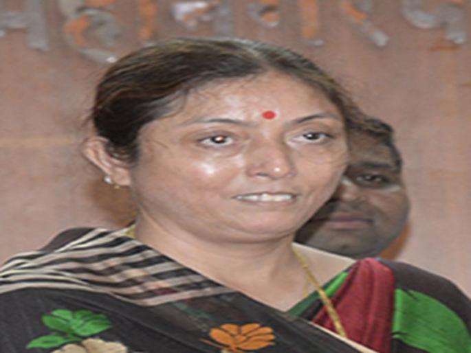 BJP's seema Bhole as the mayor of Jalgaon | जळगाव महानगरपालिकेच्या महापौरपदी भाजपाच्या सीमा भोळे BJP's seema Bhole as the mayor of Jalgaon | जळगाव महानगरपालिकेच्या महापौरपदी भाजपाच्या सीमा भोळे