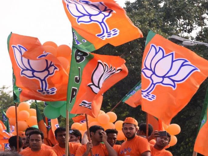 Inauguration of 6 offices of BJP on the Ulhasnagar Municipal Corporation elections | उल्हासनगर महापालिका निवडणुकीच्या पाश्वभूमीवर भाजपाच्या तब्बल ६ जनसंपर्क कार्यालयाचे उदघाटन Inauguration of 6 offices of BJP on the Ulhasnagar Municipal Corporation elections | उल्हासनगर महापालिका निवडणुकीच्या पाश्वभूमीवर भाजपाच्या तब्बल ६ जनसंपर्क कार्यालयाचे उदघाटन