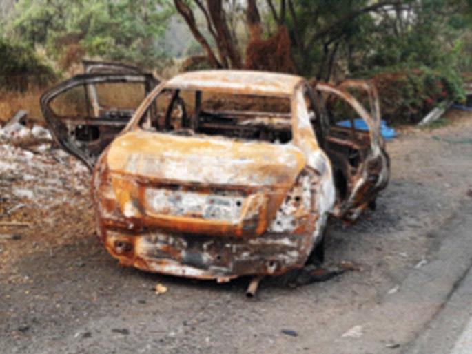 The challenge of picking up unattended vehicles | बेवारस वाहने उचलण्याचे आव्हान The challenge of picking up unattended vehicles | बेवारस वाहने उचलण्याचे आव्हान