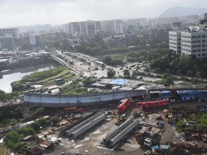 14 injured in BKC bridge collapse pdc | बीकेसी येथे पुलाचा भाग कोसळून १४ जखमी; पूल दुर्घटनेची चौकशी होणार 14 injured in BKC bridge collapse pdc | बीकेसी येथे पुलाचा भाग कोसळून १४ जखमी; पूल दुर्घटनेची चौकशी होणार