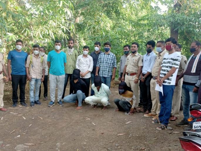 Three arrested for smuggling tiger-leopard claws | वाघ-बिबट्याच्या नखांची तस्करी करणाऱ्या तिघांना अटक Three arrested for smuggling tiger-leopard claws | वाघ-बिबट्याच्या नखांची तस्करी करणाऱ्या तिघांना अटक