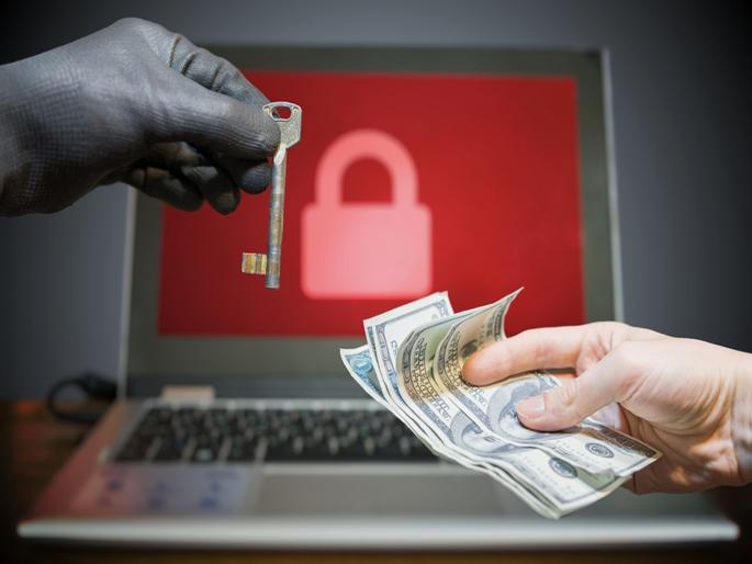 First came for a massage and...; extorted money from a High Court lawyer through blackmail! | आधी मसाज करायला आले अन्..; हायकोर्टाच्या वकिलाकडून ब्लॅकमेलिंगद्वारे पैसे उकळले!