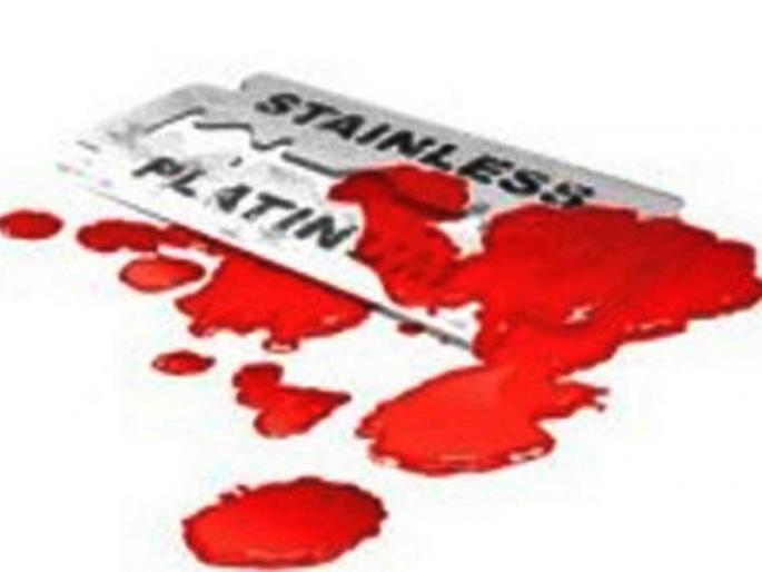 Due to blade damage, 30 straps on the neck due to the blade of Gadkham's young man | ब्लेडच्या वार मुळे गळ्यावर ३० टाके पडूनही गडखांबचा तरुण सुखरुप Due to blade damage, 30 straps on the neck due to the blade of Gadkham's young man | ब्लेडच्या वार मुळे गळ्यावर ३० टाके पडूनही गडखांबचा तरुण सुखरुप