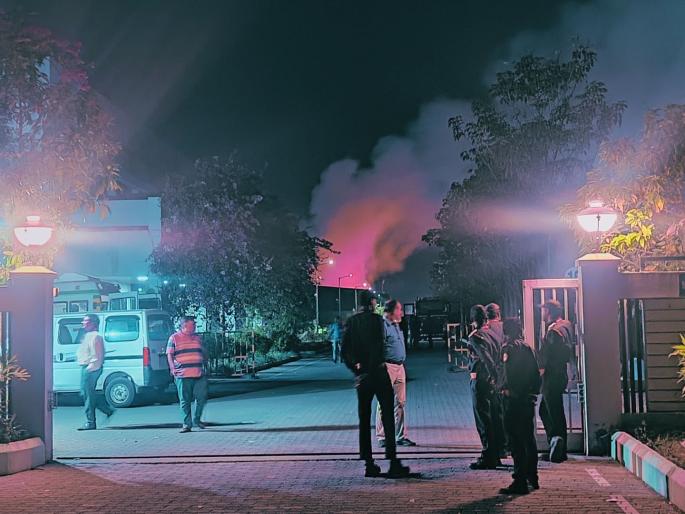 Explosion at aluminum foil company in Umred, 11 workers killed, three still missing after midnight | उमरेड येथील ॲल्युमिनियम फॉइल कंपनीत स्फोट, ११ कामगार होरपळले, तिघांचा मध्यरात्रीनंतरही शोध नाही Explosion at aluminum foil company in Umred, 11 workers killed, three still missing after midnight | उमरेड येथील ॲल्युमिनियम फॉइल कंपनीत स्फोट, ११ कामगार होरपळले, तिघांचा मध्यरात्रीनंतरही शोध नाही