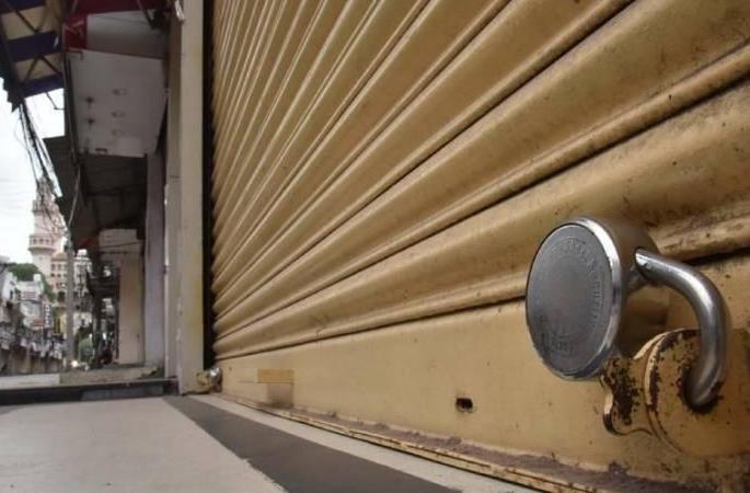 Lockdown in Buldana district till August 21 | बुलडाणा जिल्ह्यात २१ ऑगस्टपर्यंत लॉकडाऊन! Lockdown in Buldana district till August 21 | बुलडाणा जिल्ह्यात २१ ऑगस्टपर्यंत लॉकडाऊन!