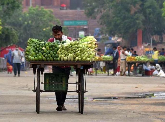 8,263 peddlers in Buldana district will get assistance of Rs | बुलडाणा जिल्ह्यातील ८,२६३ फेरीवाल्यांना मिळणार दीड हजारांची मदत 8,263 peddlers in Buldana district will get assistance of Rs | बुलडाणा जिल्ह्यातील ८,२६३ फेरीवाल्यांना मिळणार दीड हजारांची मदत