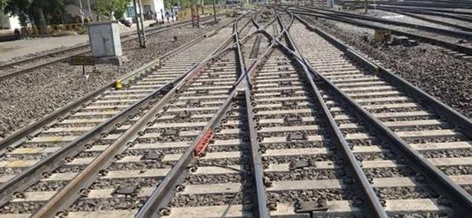 A two-and-a-half-hour block on Wednesday near Bhusawal; Mumbai-Howrah, Ahmedabad-Howrah trains will be affected | भूसावळजवळ बुधवारी अडीच तासांचा ब्लॉक; मुंबई-हावडा, अहमदाबाद-हावडा गाड्यांवर होणार परिणाम A two-and-a-half-hour block on Wednesday near Bhusawal; Mumbai-Howrah, Ahmedabad-Howrah trains will be affected | भूसावळजवळ बुधवारी अडीच तासांचा ब्लॉक; मुंबई-हावडा, अहमदाबाद-हावडा गाड्यांवर होणार परिणाम