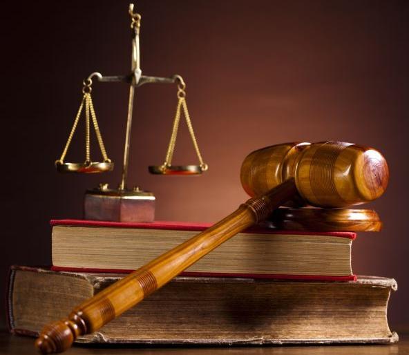 Allegations of black-marketing of oxygen in Corona hospitals; Herpes in the High Court | कोरोना रुग्णालयांमध्ये ऑक्सिजनच्या काळाबाजाराचा आरोप; हायकोर्टात दाद Allegations of black-marketing of oxygen in Corona hospitals; Herpes in the High Court | कोरोना रुग्णालयांमध्ये ऑक्सिजनच्या काळाबाजाराचा आरोप; हायकोर्टात दाद