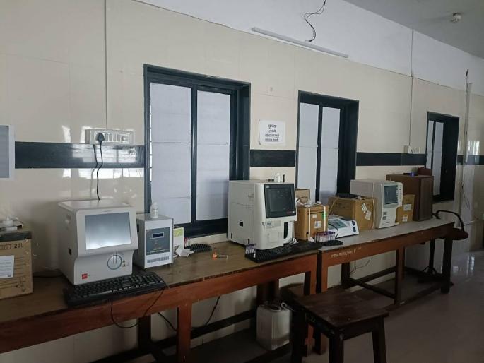 Close the freezer for hours, how to keep the blood safe? Embarrassment in the blood bank | तासन्तास फ्रिजर बंद, कसे ठेवणार रक्त सुरक्षित? रक्तपेढीत पेच Close the freezer for hours, how to keep the blood safe? Embarrassment in the blood bank | तासन्तास फ्रिजर बंद, कसे ठेवणार रक्त सुरक्षित? रक्तपेढीत पेच