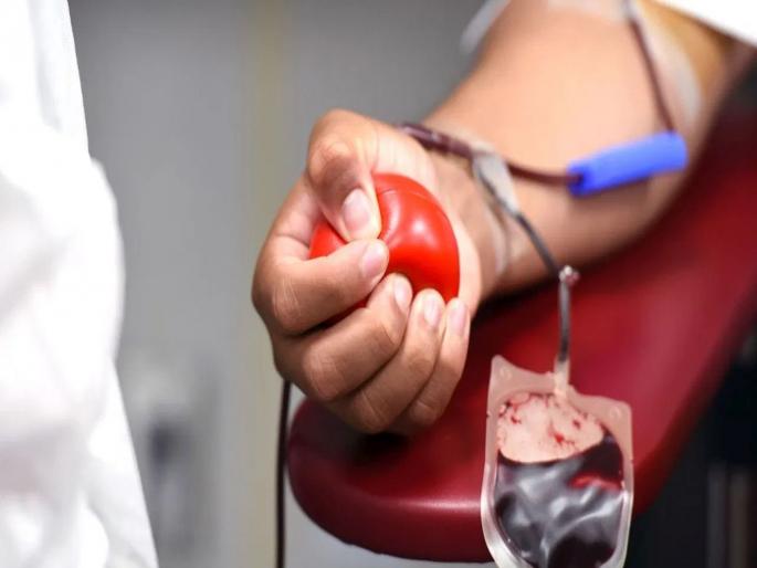 Blood bank information will be available with one click, 'e-Blood Bank' portal will stop the rush of patients' relatives | एका क्लिकवर मिळणार रक्तसाठ्याची माहिती, ‘ई-रक्तकोष’ पोर्टलमुळे रुग्णांच्या नातेवाइकांची थांबणार धावपळ  Blood bank information will be available with one click, 'e-Blood Bank' portal will stop the rush of patients' relatives | एका क्लिकवर मिळणार रक्तसाठ्याची माहिती, ‘ई-रक्तकोष’ पोर्टलमुळे रुग्णांच्या नातेवाइकांची थांबणार धावपळ