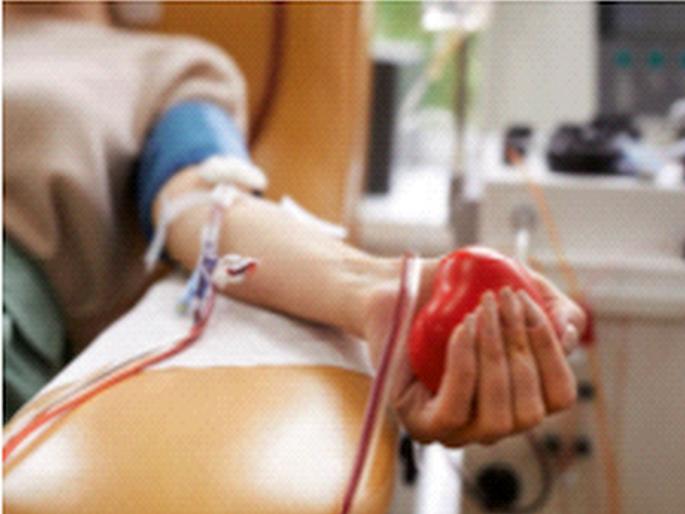 Record blood donation, but shortage in summer; Instead of holding blood donation camps all at once, organize them in phases, advises doctors | विक्रमी रक्तदान, तरी उन्हाळ्यात टंचाई; एकाच वेळी रक्तदान शिबिरे घेण्यापेक्षा टप्प्याटप्प्याने आयोजित करा, डॉक्टरांचा सल्ला Record blood donation, but shortage in summer; Instead of holding blood donation camps all at once, organize them in phases, advises doctors | विक्रमी रक्तदान, तरी उन्हाळ्यात टंचाई; एकाच वेळी रक्तदान शिबिरे घेण्यापेक्षा टप्प्याटप्प्याने आयोजित करा, डॉक्टरांचा सल्ला