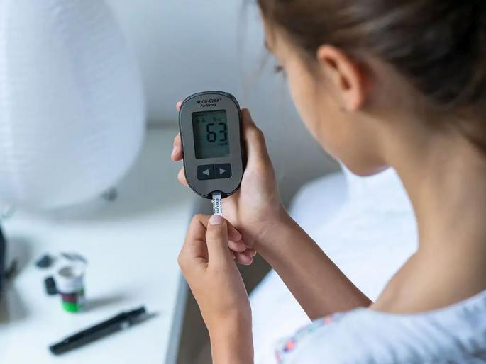 CoronaVirus Corona infection increases the risk of high blood sugar | CoronaVirus News: कोरोना संसर्गामुळे रक्तातील साखर खूप वाढण्याचा धोका CoronaVirus Corona infection increases the risk of high blood sugar | CoronaVirus News: कोरोना संसर्गामुळे रक्तातील साखर खूप वाढण्याचा धोका